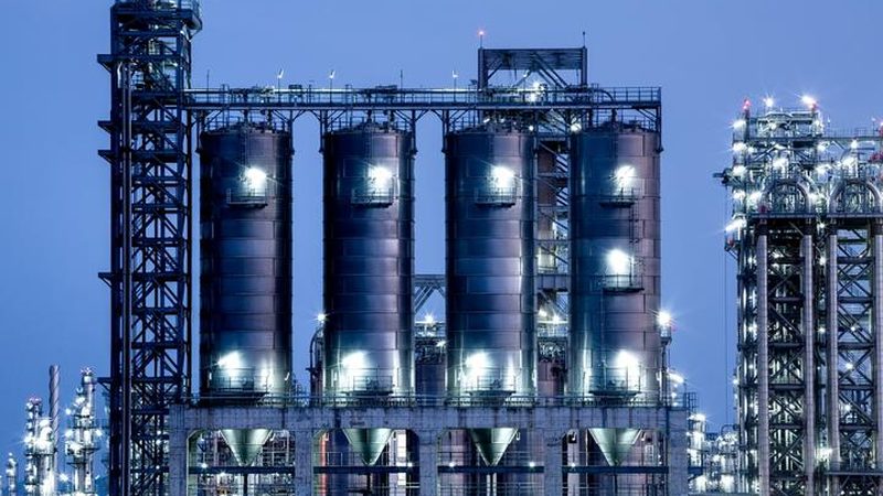 菏泽化工原料生产基地：揭秘其背后的产业布局与联系**